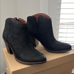 Lucky Brand zip boots
